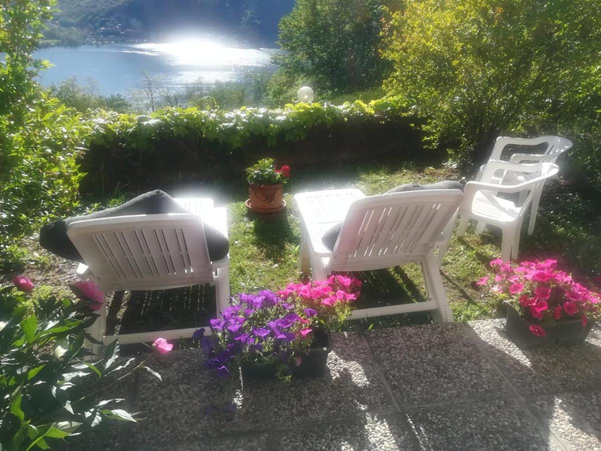 Bed and Breakfast La Finestra Sul Lago Brusimpiano Екстер'єр фото